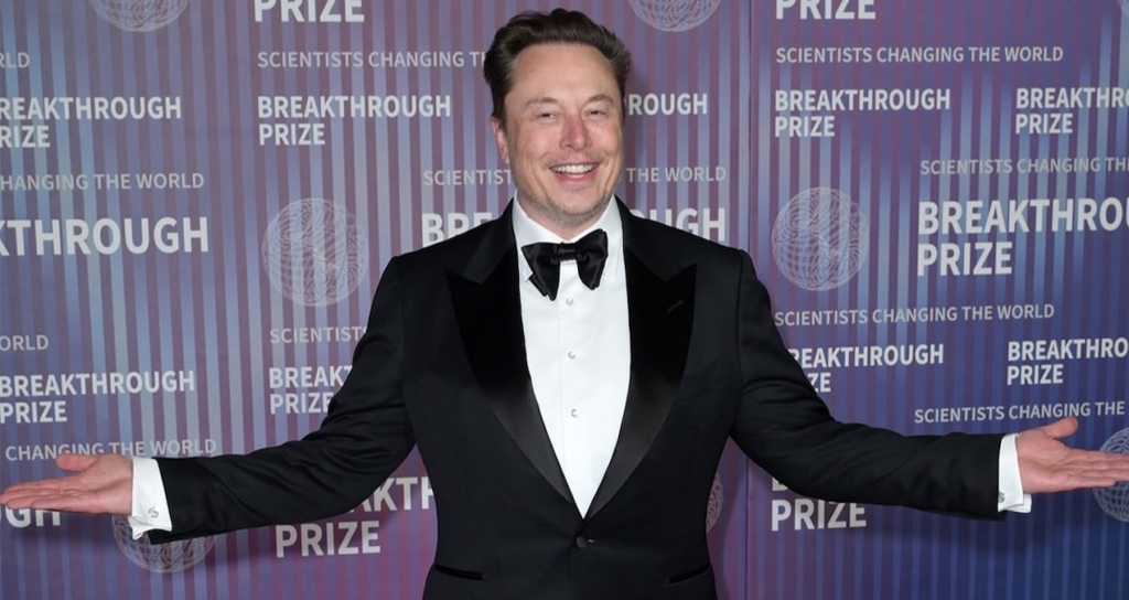 SpaceX ve Tesla hisselerindeki artışla Elon Musk'ın serveti yeniden 1 trilyon doları aştı