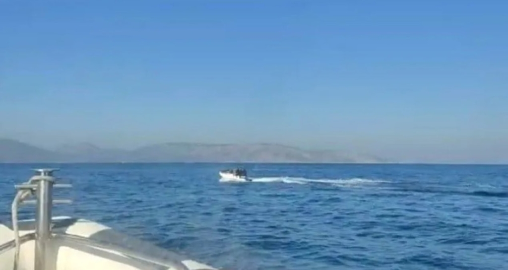 Midilli ve Sisam açıklarında iki ayrı teknenin batması sonucu 12 göçmen öldü